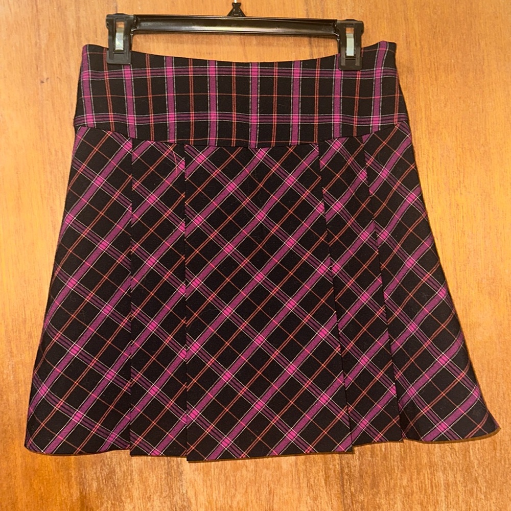 Apostrophe stretch mini pleated skirt